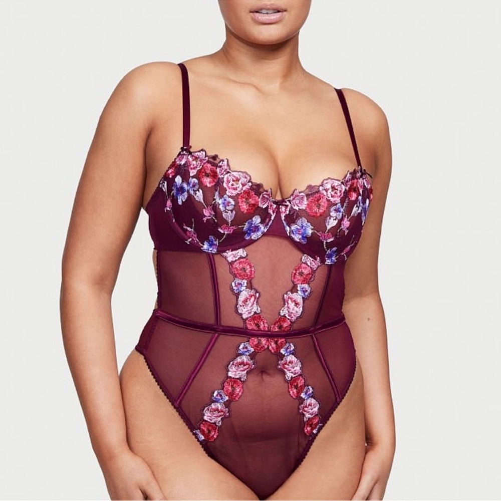 Victoria’s Secret Floral Lace Bodysuit – Size L